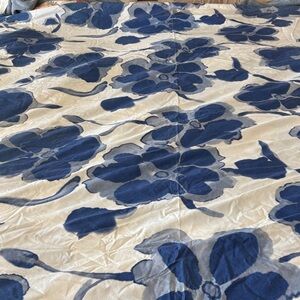 Garnet Hill Large scale blue floral duvet Twin